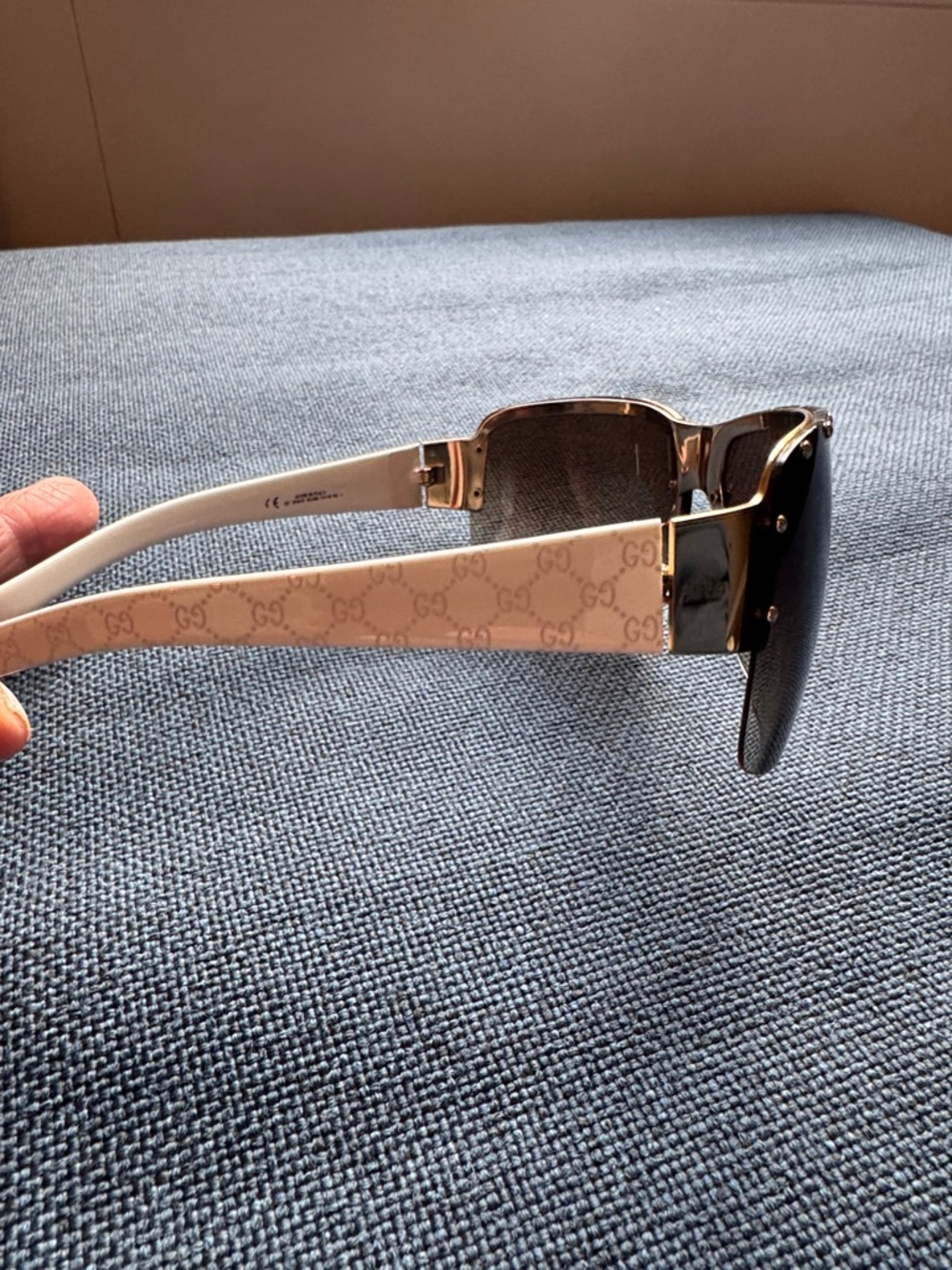 Gucci vintage star studded sunglasses. Original case no cleaning cloth. - Picture 8 of 8